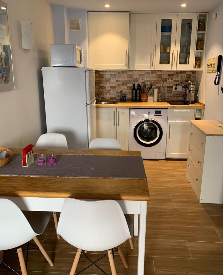 Cosy Apartment In L Escala, 7 Mins Walk To The Closest Beach, Riells L' Escala Exteriör bild